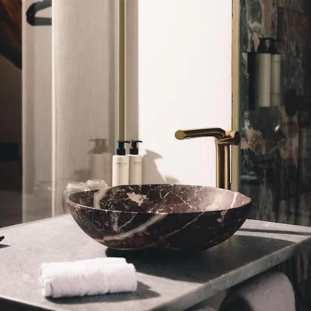 Kai 36 - Zwischen Fels Und Fluss 5*